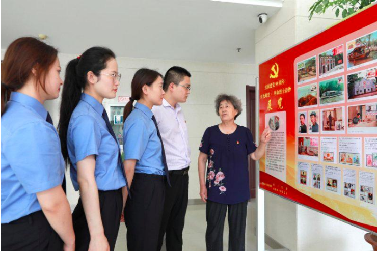 徐州市检察院举办“红色邮票、革命烈士诗抄”展